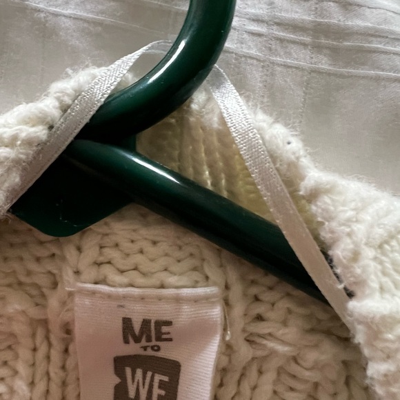 cream and blue sweater - Picture 3 of 3